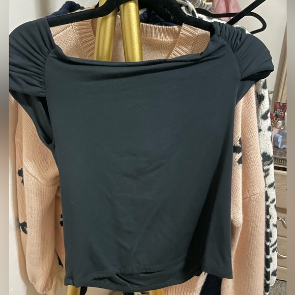 Abercrombie & Fitch Black Off-the-Shoulder Sweater - Picture 2 of 3
